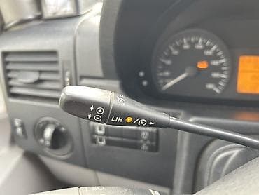 грузопосажирский спринтер: Легкий грузовик, Mercedes-Benz — 2