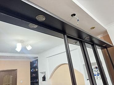 раковина с тумбой и зеркалом в ванную: Спальный гарнитур, Б/у, Шкаф, Белоруссия, ДСП, цвет - Коричневый — 6