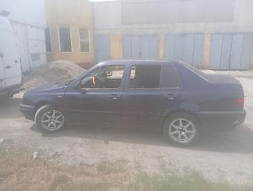 xc 90: Volkswagen Vento: 1996 г., 1.8 л, Механика, Бензин, Седан — 4