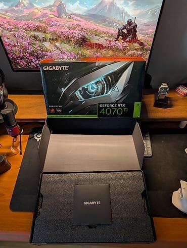 Техника и электроника: Видеокарта для ПК, Б/у, Gigabyte, GeForce RTX, 12 ГБ — 8