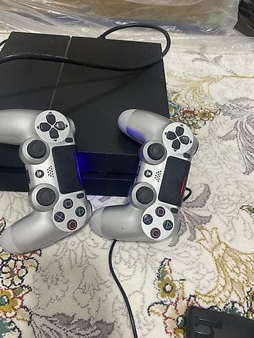 nintendo switch lite: Игровая консоль Sony PlayStation 4 (черная) + два беспроводных — 2