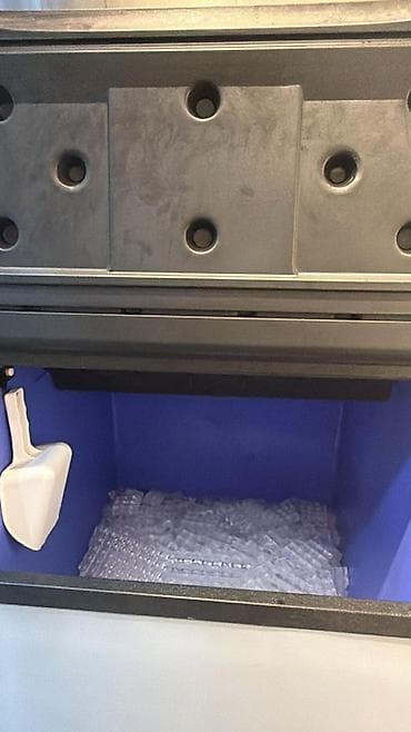 Промышленный льдогенератор с бункером хранения. - Тип льда: кубики — 4