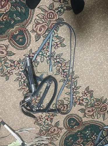 Комлепкт уздечки для лошади с поводьями - Материал: прочная кожа с