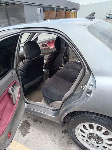 Mazda 626: 1992 г., 2 л, Механика, Бензин, Седан — 8