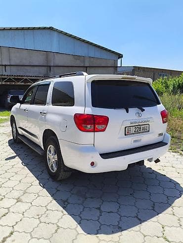 2011: Toyota Sequoia: 2011 г., 5.7 л, Автомат, Бензин, Внедорожник — 2