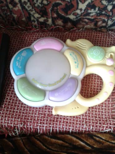 Музыкальный ночникб/у.В хорошем состоянии.Можно его вешать на