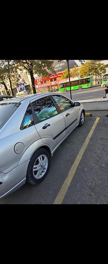 Ford Focus: 2003 г., Седан