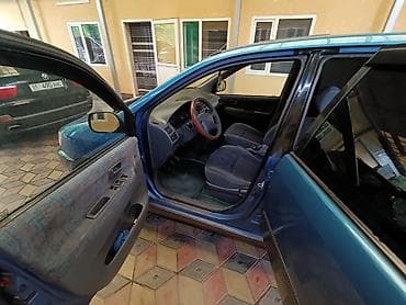 бир: Toyota Picnic: 1997 г., 2 л, Кол менен иштөөчү, Бензин, Вэн/Минивэн — 6