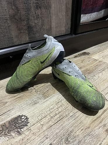 часы монако: Nike phantom 
Шнурки есть — 3