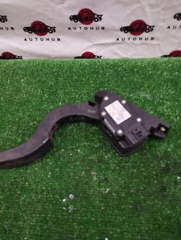 Педаль газа Hyundai Santa Fe CM 2007 (б/у) КУЗОВНЫЕ ДЕТАЛИ - #капот