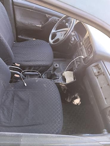 mazda 2: Volkswagen Vento: 1989 г., Ручные, Бензин, Седан — 5