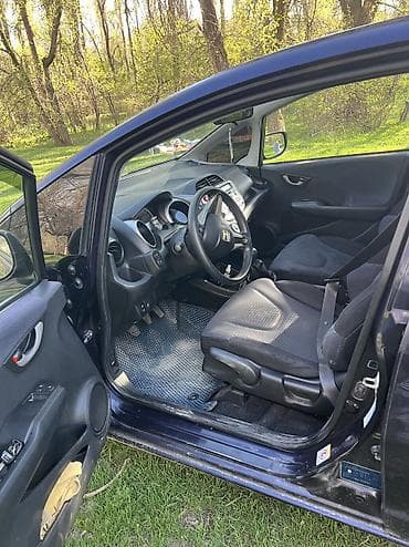 чанган машына: Honda Jazz: 2009 г., 1.2 л, Кол менен иштөөчү, Бензин — 1