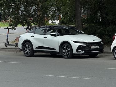 300 000: Toyota Crown: 2023 г., 2.5 л, Вариатор, Гибрид, Кроссовер — 9