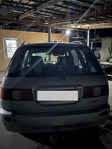 Toyota Picnic: 1999 г., 2 л, Механика, Газ, Минивэн — 2