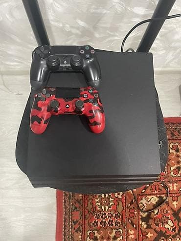 psp 4: PlayStation 4 Pro (черная) + два оригинальных геймпада DualShock 4 — 1