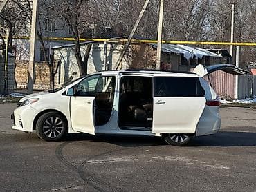 Toyota Sienna: 2018 г., 3.5 л, Автомат, Бензин, Минивэн — 2
