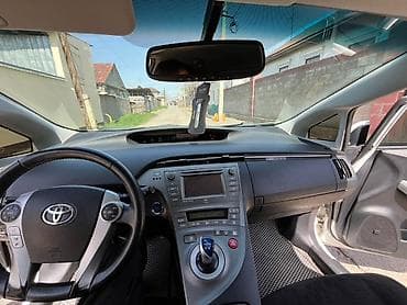 jetta 2: Toyota Prius: 2015 г., Гибрид, Хэтчбэк — 5