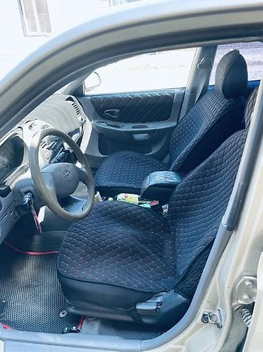 экран саната: Hyundai Accent: 2006 г., Кол менен иштөөчү, Бензин, Седан — 5