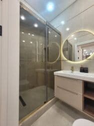 стол раздвижной низкий: Душ кабинасы Төрт бурчтук, Өлчөмү: 2 x 170 см, Поддондун бийиктиги: 8 см,Жабуусу: Тунук — 11