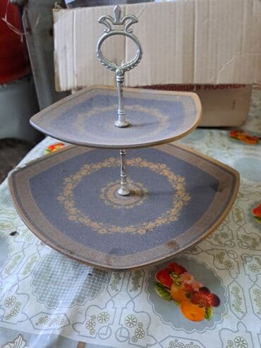 кухонный разделочный стол: Продаю посуду разную. Тарелки по 80 сом пялушки по 40 сом термос — 1