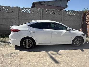 Hyundai Elantra: 2017 г., Бензин, Седан