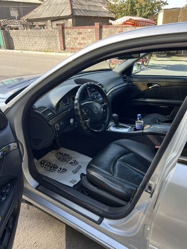 Mercedes-Benz E-Class: 2002 г., 5 л, Автомат, Бензин, Седан