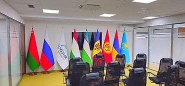 желе: Напольные флаги с подставками для залов заседаний, переговорных и — 3