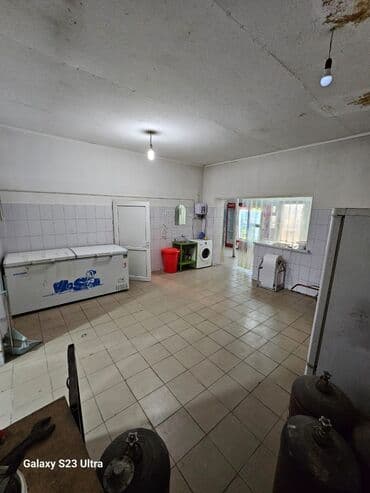 продаю дом рабочий гарадок: Сатам Цех, Жабдуусу менен, Иштеп жаткан, 700 кв. м — 17