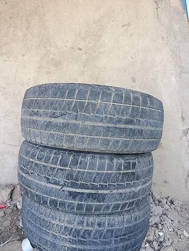 бетон лоток: Шины 215 / 55 / R 17, Б/у, Bridgestone — 1