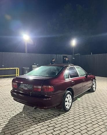 ижара авто: Honda Accord: 1993 г., 2 л, Кол менен иштөөчү, Седан — 3