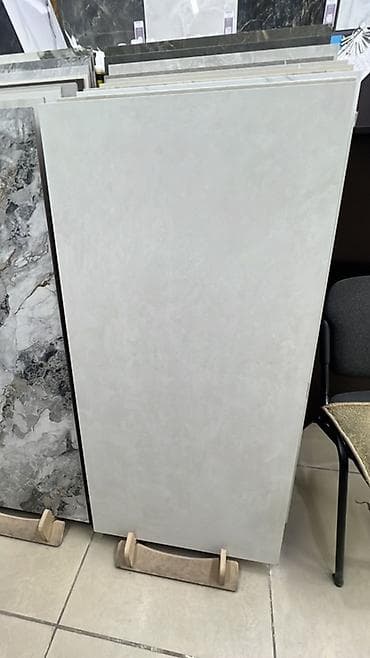 Терезелер жана комплектөөчүлөр: Керамическая/керамогранитная плитка для пола и стен — светло‑серые и — 1