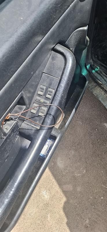 малометражки авто: Audi 100: 1989 г., 2 л, Механика, Бензин, Седан — 5
