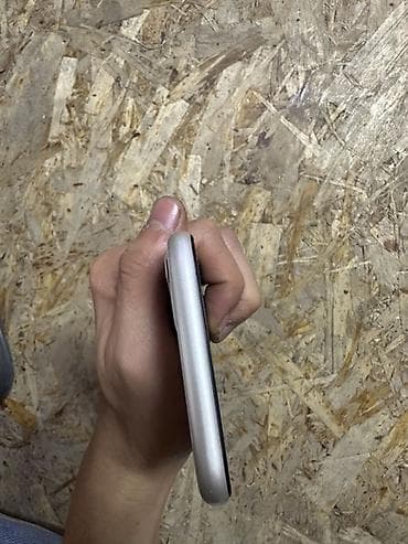 Техника и электроника: IPhone 11, Б/у, 64 ГБ, Белый, Зарядное устройство, 86 % — 6
