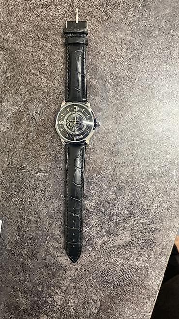 Зер буюмдар: Продаются часы, в оптом и розницу в наличии 4 шт. Премиального — 1