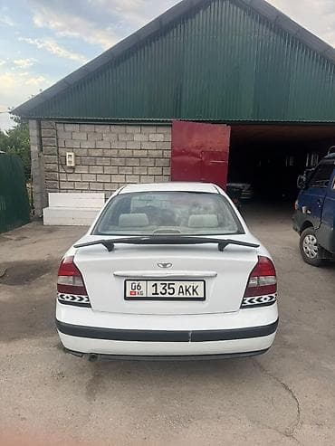 Daewoo Nubira: 2001 г., 1.6 л, Механика, Бензин