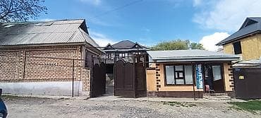Продаётся частный домовой комплекс с большим участком и хозяйственными