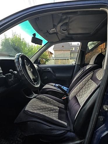 Volkswagen Vento: 1993 г., 1.6 л, Кол менен иштөөчү, Бензин, Седан — 7