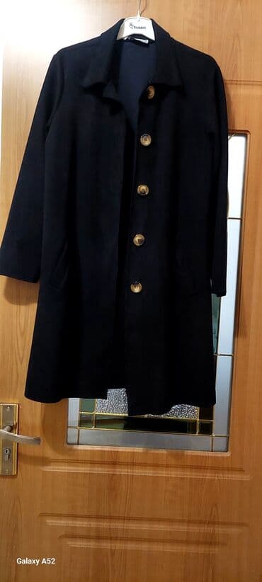 плащ дождовик: Женское пальто-тренч черного цвета. - Длина: средняя (примерно до — 1