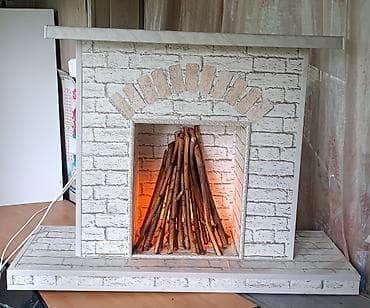 a 52: Электрокамин Напольный, Имитация кирпичной кладки — 1