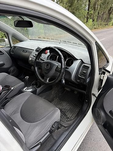 Honda Fit: 2003 г., 1.3 л, Автомат, Бензин, Хетчбек — 5