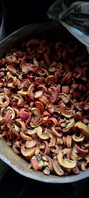 ковры бу купить недорого: Сушёные яблоки (домашние дольки) (120сом за кг) - Натуральные яблоки — 1