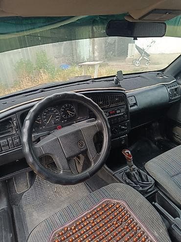 Унаа: Volkswagen Passat: 1994 г., 1.8 л, Кол менен иштөөчү, Бензин, Седан — 6