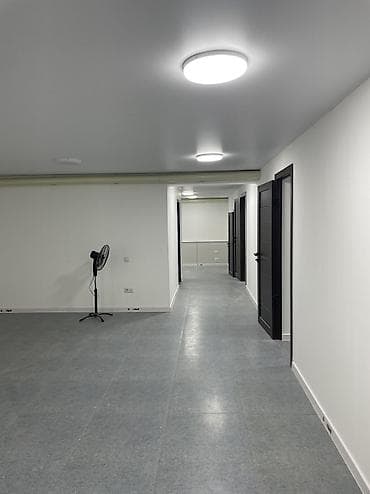 Кыймылсыз мүлк: Кеңселерди ижаралоо, 155 м², Административдик имаратта — 1