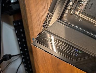 Настольные ПК и комплектующие: Материнская плата для ПК, Б/у, Gigabyte, AM5, ATX — 5