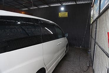 бампер на лупарик: Toyota Estima: 2003 г., 3 л, Автомат, Газ, Минивэн — 6