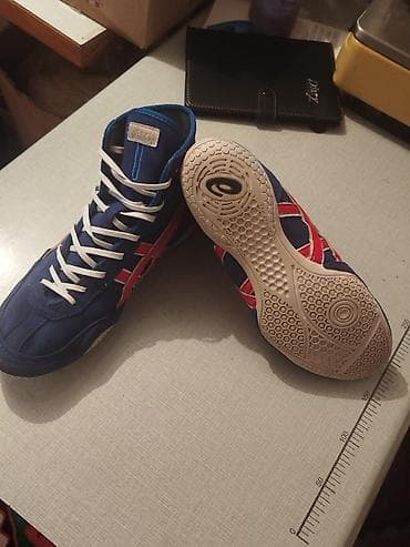 кызыл бел: Эркектердин кроссовкасы, 42, Asics, Колдонулган, түсү - Көк — 2