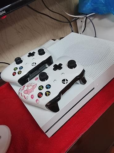 canon g: Xbox One S (белая) с двумя беспроводными геймпадами - Консоль — 2