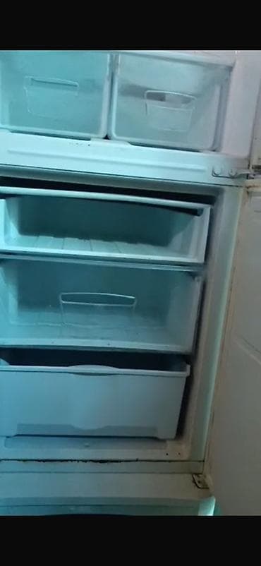 Холодильник Indesit, двухкамерный, белый. Основные особенности: - — 6