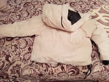 pull bear: Пуховик, Короткая модель, С капюшоном, M — 2