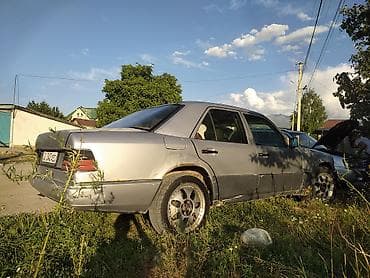 Транспорт: Mercedes-Benz W124: 1990 г., Седан — 3